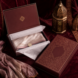 Scarf/abaya fold boxes